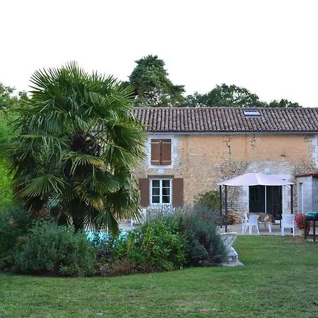 Des Saules Hébergement de vacances Savigne